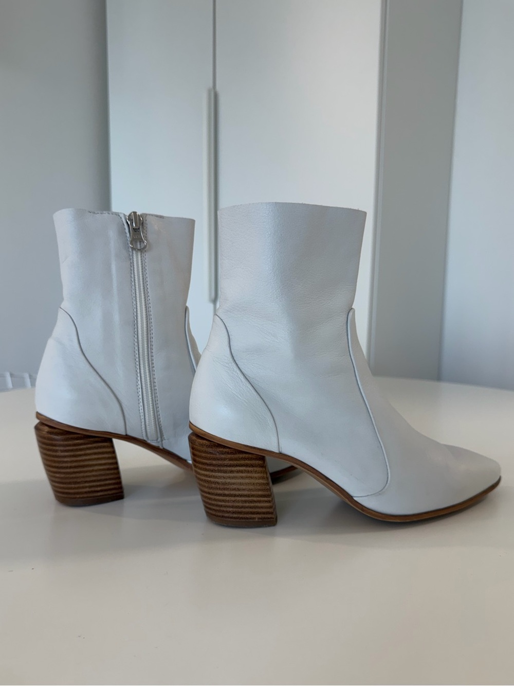 L’intervalle Dove-White Leather Ankle Boots - Pointed Toe